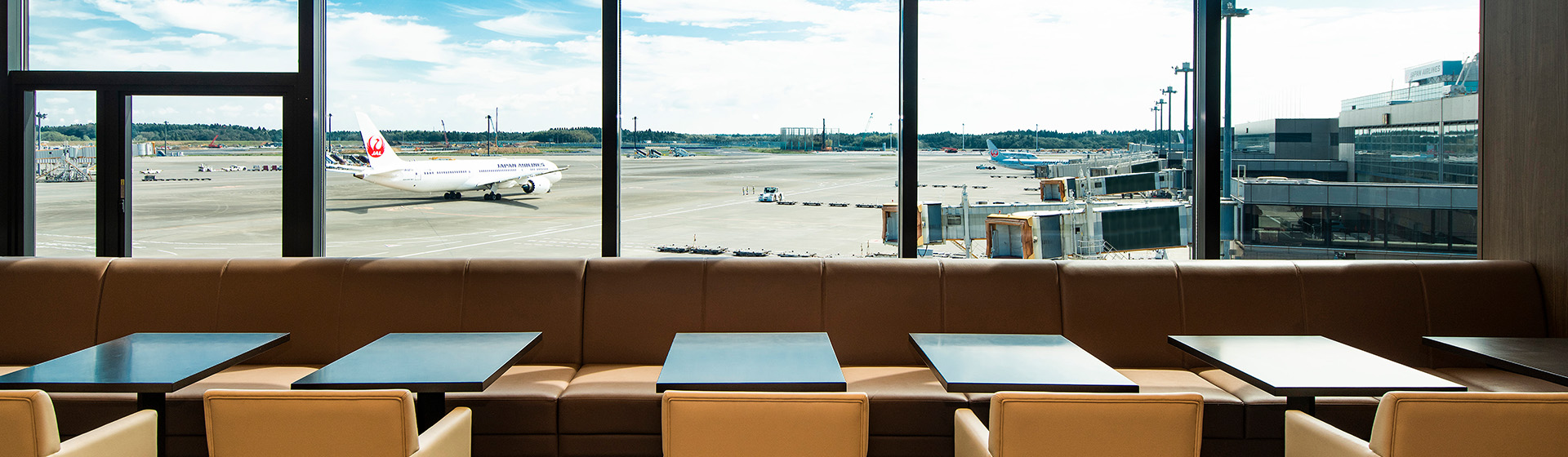 網站近期文章：【成田機場貴賓室】JAL 日本航空東京成田 Sakura Lounge 貴賓室 星宇成田外站可使用
