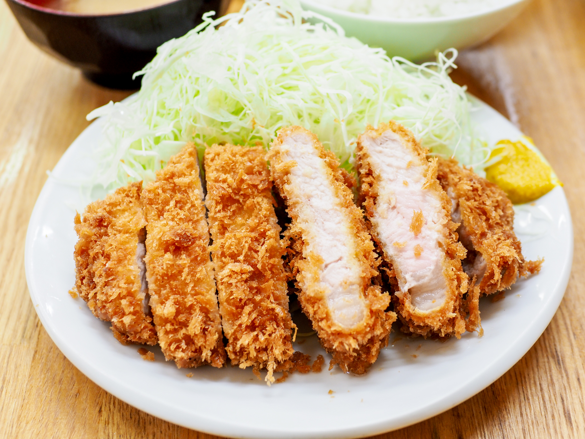 網站近期文章：【新宿豬排推薦】炸豬排 Yamasaki 竟然還有850日幣炸豬排定食份量超多有沒有搞錯
